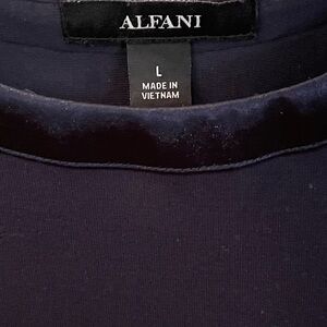 Alan size m  satin edged navy shaft sleeve top